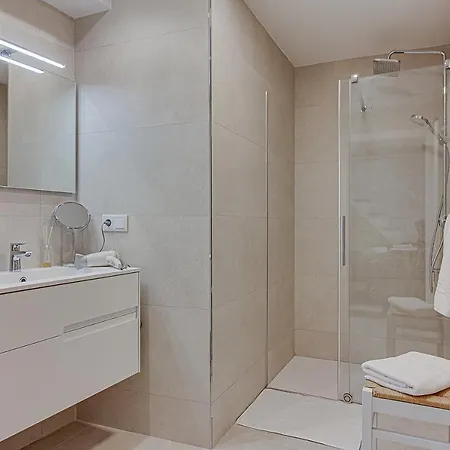Elena Vut Apartment *